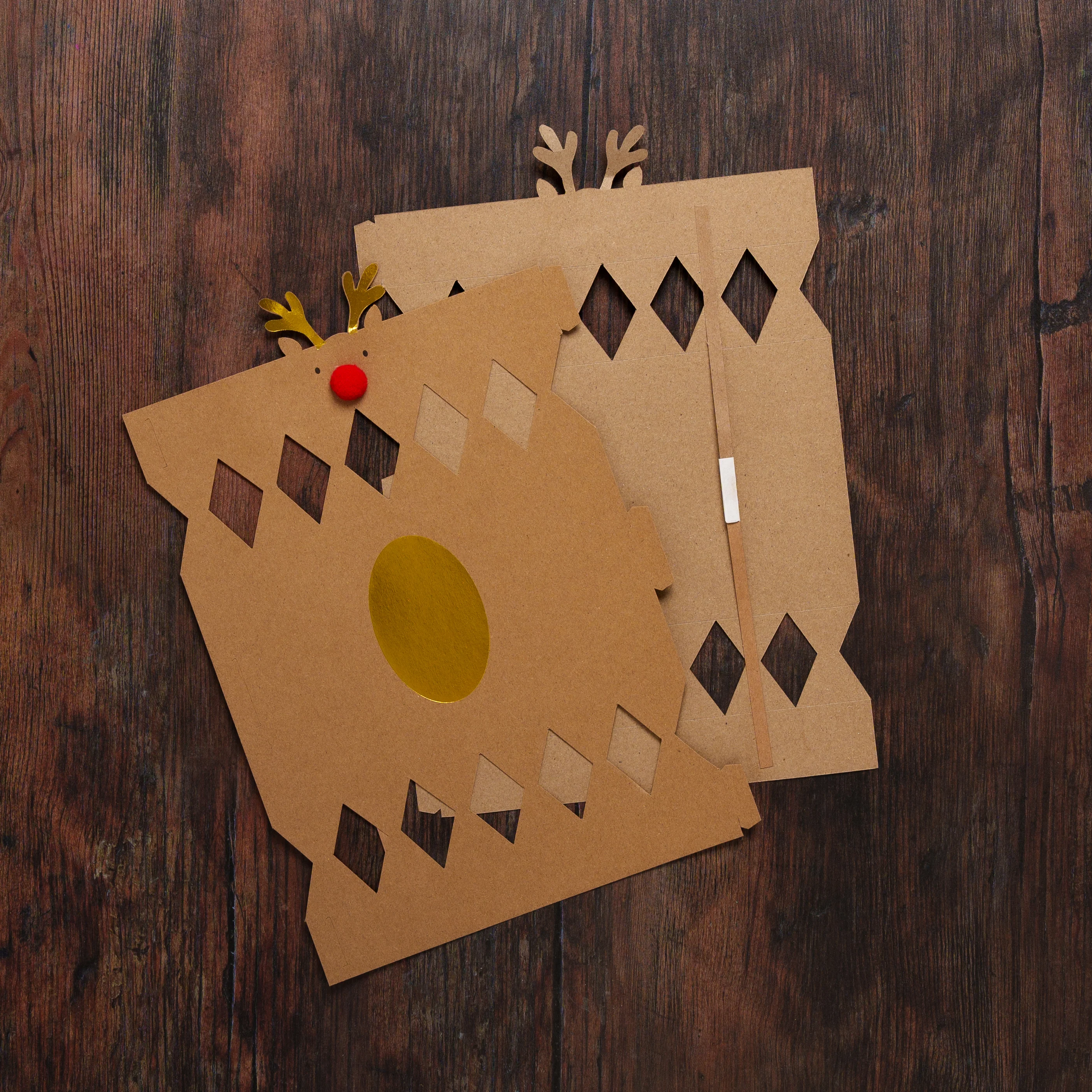 Pack of 6 Make Your Own Christmas Crackers - Image 3